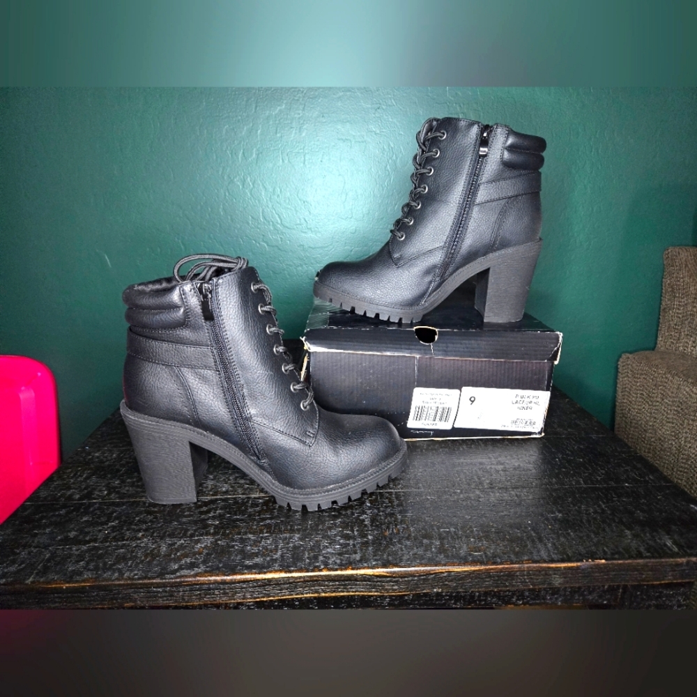 Torrid Black Lace Up Hiker Boot, Size 9